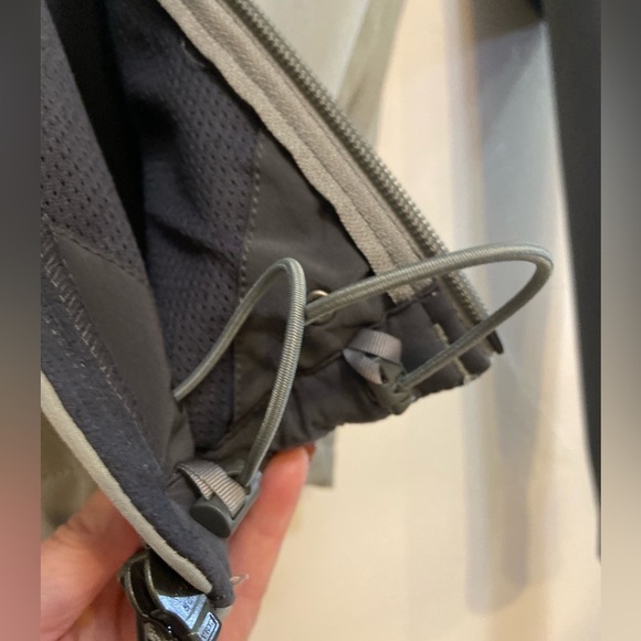 North Face~Men’s Lightweight Neoprene Jacket~ Full Front Zip Closure~Size S/P - Picture 12 of 16